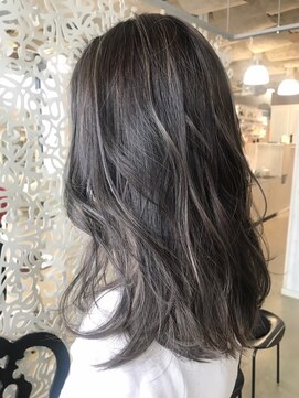 スニップス ダズ(SNIPS DOES) グレージュ/ハイライトカラー/レイヤーカット