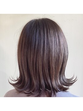 アイデザイン(I design) グレージュ外はねボブ