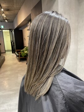 サニー 渋谷(SUNNY) バレイヤージュ、ハイライト、レイヤーロング、グレーベージュ