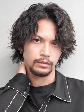 フィフス 渋谷(fifth) センターパート×ウルフで作る、波巻きスパイラルパーマスタイル