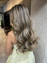 サニー 渋谷(SUNNY)&nbsp;バレイヤージュ、ハイライト、レイヤーロング、グレーベージュ