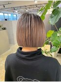 beige balayage × mini bob