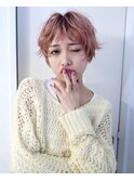 ベビーピンクライトピンクショートレイヤーシャギーヘア