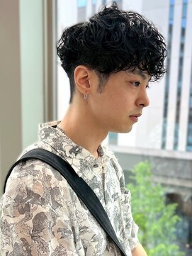 セプト 博多(SEPT.) ツーブロック 波巻きスパイラルパーマ 束感 強めパーマ 20代30代