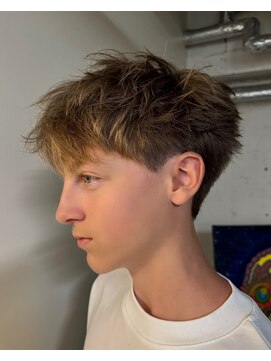 ノラ シブヤ(NORA) スパイキーショート刈り上げマッシュメンズカット