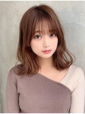 2wayバングでイメチェン！顔まわりレイヤーのくびれヘアが人気