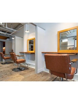 最初から最後まで一人のスタイリストが担当♪お客様のお悩みや要望をしっかりと汲み取り、理想を叶えます◇