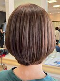 ショートボブ ミルクベージュ ナチュラルストレート