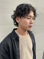 ヘアー アイス ルーチェ(HAIR ICI LUCE) ラフで無造作なセンターパートも可能なスパイラルパーマ / 井上