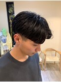 黒髪ニュアンスデザイン20代30代ツーブロック清潔感抜群スタイル