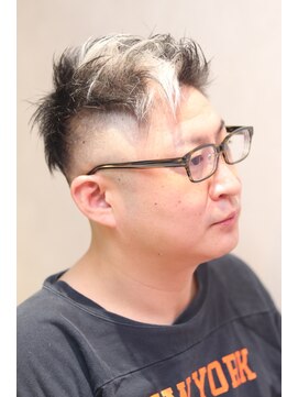 ミルトニア(MILTONIA) 30代40代ツーブロックビジネスアップバングハイライトフェード