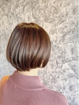 リエート(Lieto) 柔らかベージュ×ショートボブ