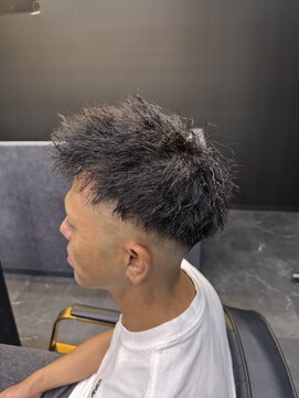 ワンフ(onef) カット＋ツイストパーマ