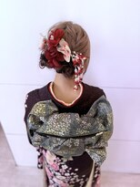 ヘアメイクアン(Hair Make Une)&nbsp;成人式にぴったり♪ツインお団子編み込みスタイルで華やかに◎