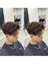 ブライト(BRIGHT) スパイラルパーマセンターパート