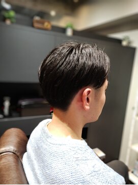 トレバー(Trever) センターパートツーブロ