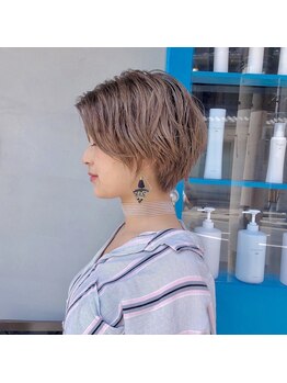 フロップニク(FLOPNIK)の写真/“あなたらしさ”を引き出すショートヘアならFLOPNIKへ♪輪郭や頭の形を見極め“可愛い”が続くstyleへ!!