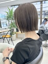ヒビヲ 横浜西口店(HIBIO) タッセルボブ切りっぱなしボブ外ハネボブベージュダブルカラー