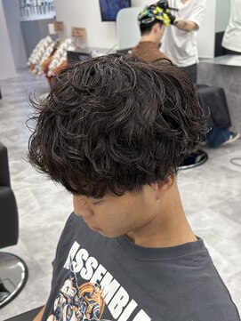 ノイセルヘアー(Noisyle Men's hair) リバースセンターパート/ニュアンスパーマ/ダウンバング/MEN'S