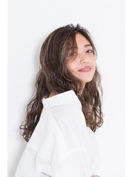 カリン (carin) 前髪マロンベージュイヤリングカラー[川崎駅/インナーカラー]