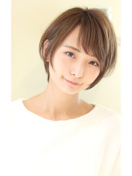 レウナ 外苑前(Reuna) 20代30代40代大人可愛い耳かけショート　黒髪でも可愛い