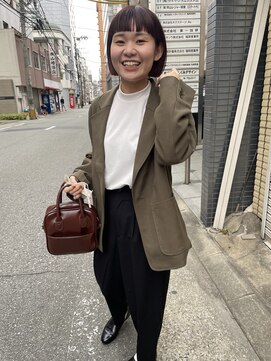 リル(Lilu) 2021 シンプルオン眉ボブ