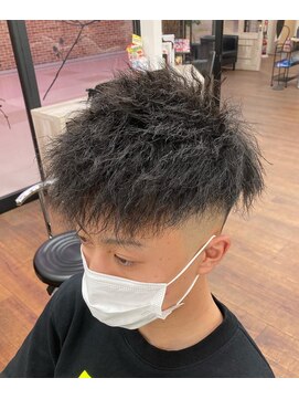 ライズヘアー(RISE HAIR) スキンフェード×ツイストパーマ