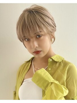 イヴォークトーキョーオーサカ(EVOKE TOKYO osaka) ハイトーン 抜け感 可愛い 韓国風 おしゃれ 大人 くびれショート