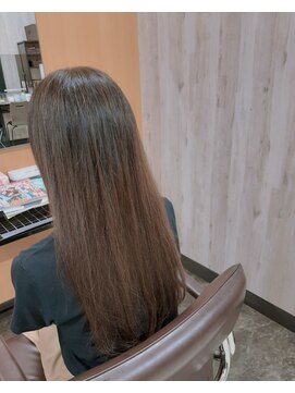 にじいろ コムボックス佐賀駅前店 アッシュベージュ