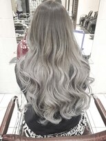 デイズ(days)&nbsp;グレージュアッシュグラデーションカラー　ロングレイヤーカット