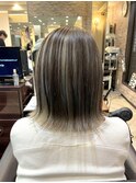 ホワイトグレーインナーカラーでなんちゃてハイライト！【大村】