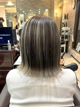 キャラ 池袋本店(CHARA) ホワイトグレーインナーカラーでなんちゃてハイライト！【大村】