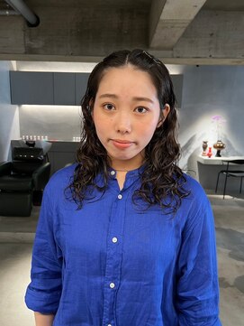 リール(rire) デザインカラーレイヤーカットウェットヘア夏オリーブベージュ