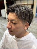 センターパートスパイラルパーマツーブロック刈り上げメンズヘア