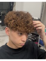 イーラ(era)&nbsp;スペインカール　ツイストスパイラル眉カットメンズパーマ