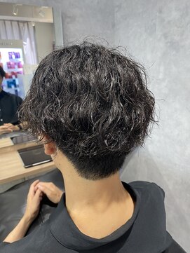 モク(mok) 刈り上げセンターパート