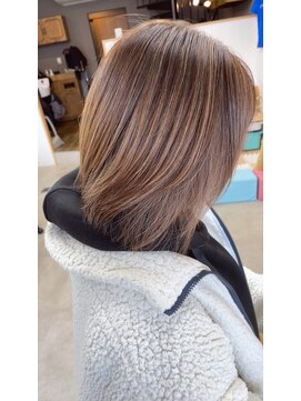 白髪を自然にぼかすハイライト