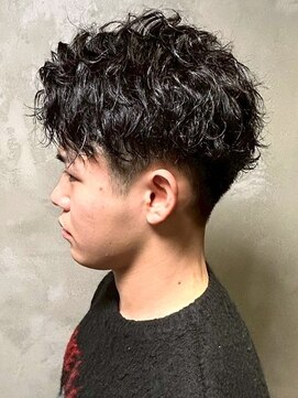 ディスイズバーバーサード(THIS IS BARBER 3rd) ツイスパ メンズパーマ 刈り上げショート 束感 ツーブロック