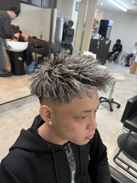 イーラ アメ村店(era) メンズパーマホワイトメッシュツイストジェットモヒカン