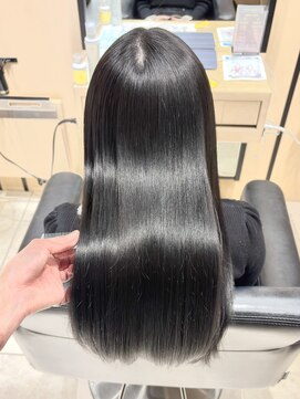 エイトヘアー(8 HAIR) つるんたらんストレートヘアー