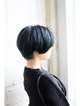 ホワイトルーム(White Room) ダークブルーのショート♪