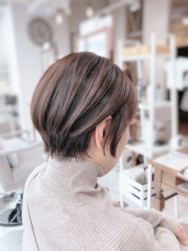 フローラビューティーヘアー(Flora Beauty Hair) コンパクトな上品ショート/20代/30代/40代/50代/岡山/表町