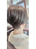 ショートボブ