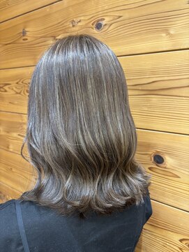 グラフィティ(Graffiti) 脱単色！ハイライトで垢抜け髪