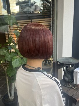 コムズ 藤沢(COM'S) 赤髪ミニボブ