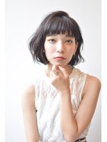 サークル(CIRCLE)&nbsp;マッシュショートカーキグレージュ大人かわいいフェザーバング