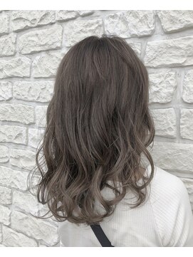 ルカ(Luca) ブリーチベース×イルミナ×ミルクティーベージュ