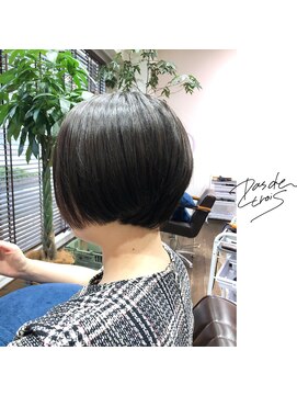 パドトロワ(Pas de trois) 新潟×大人のベリーショート×骨格補正カット×耳かけショート