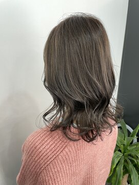 ルヴェルヘアー(Revel hair) グレージュ×韓国巻きヘアー