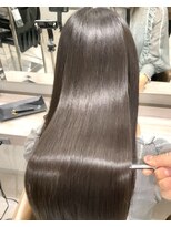 キュア 表参道(CURE)&nbsp;黒髪/グレージュカラー/ココアベージュ/ヘルシーロング[表参道]